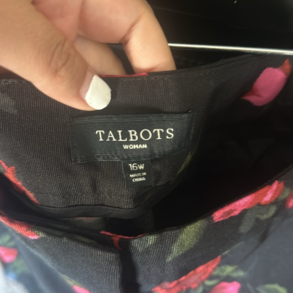 NEW Talbots Heritage Black/Red Floral Print Petite Ankle Pants Size 16W - Picture 5 of 8